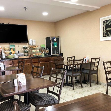 Quality Inn I-70 At Wanamaker Τοπέκα Εξωτερικό φωτογραφία