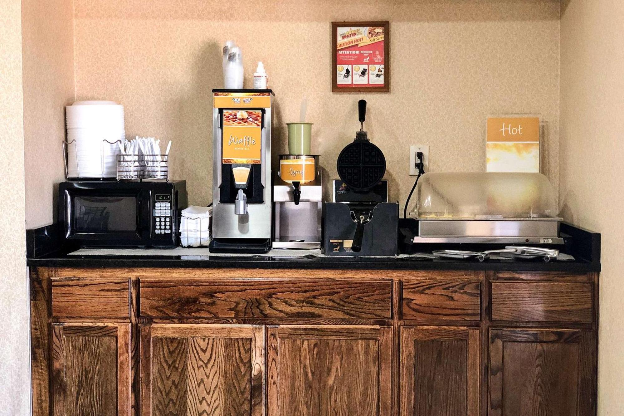 Quality Inn I-70 At Wanamaker Τοπέκα Εξωτερικό φωτογραφία