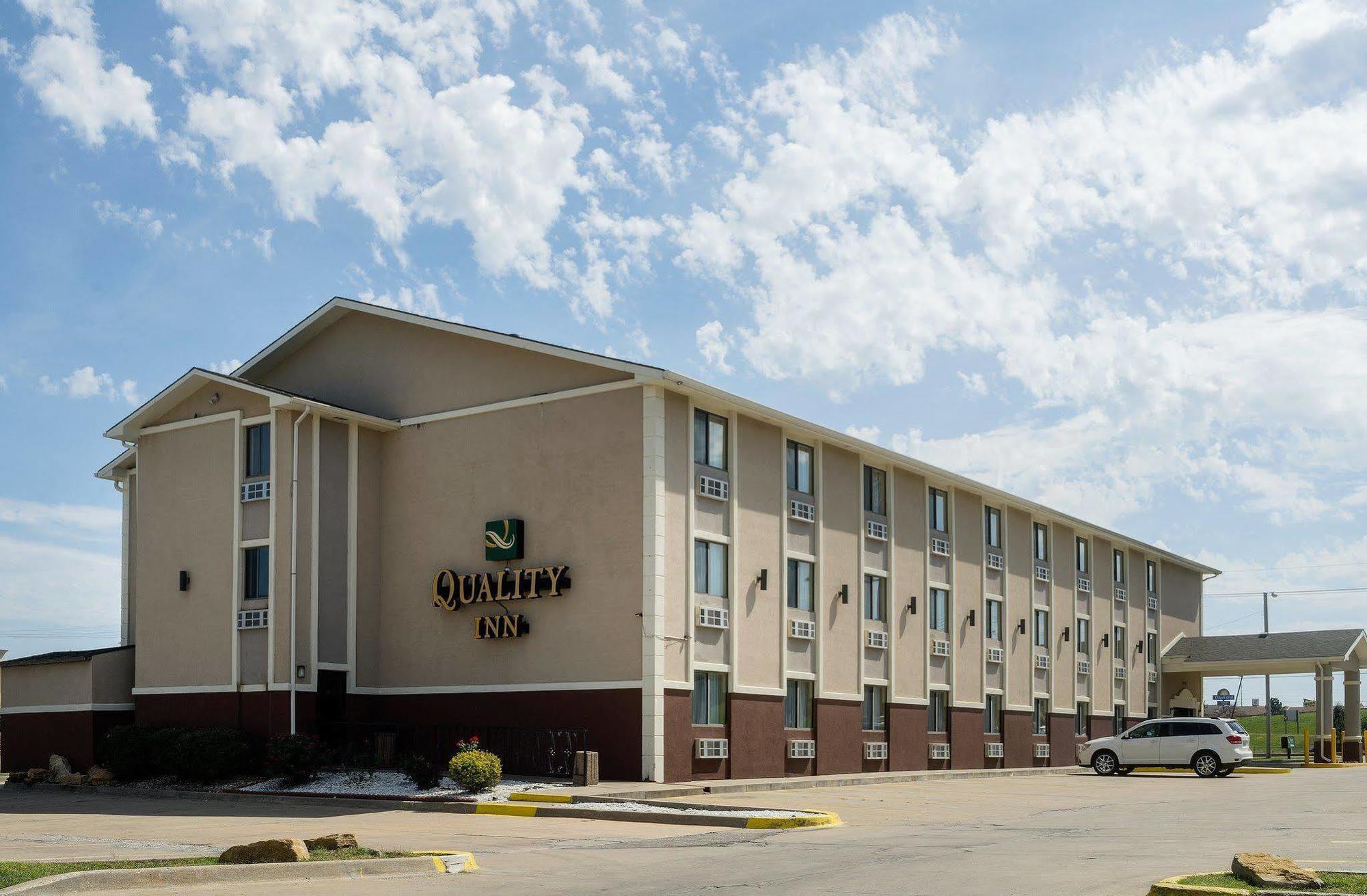 Quality Inn I-70 At Wanamaker Τοπέκα Εξωτερικό φωτογραφία